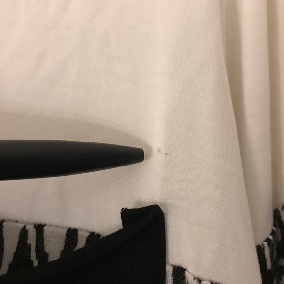 3 for $15 Yetts LA B&W Boho Long Sleeved Tunic - Picture 4 of 4